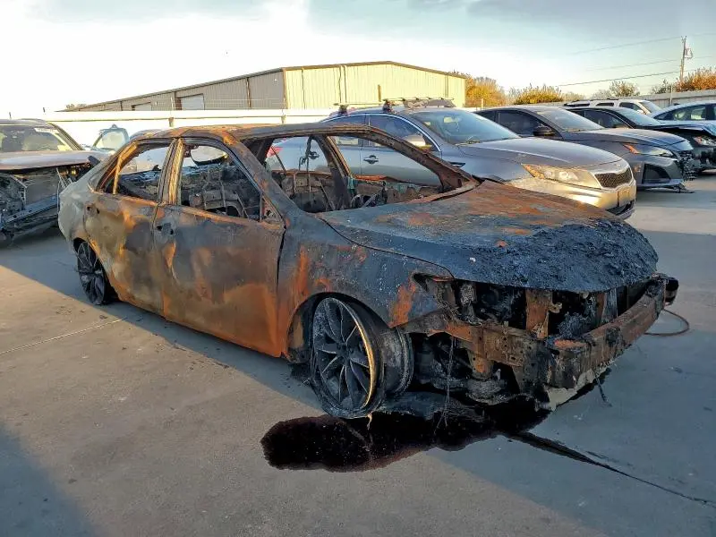 2015 TOYOTA CAMRY LE  