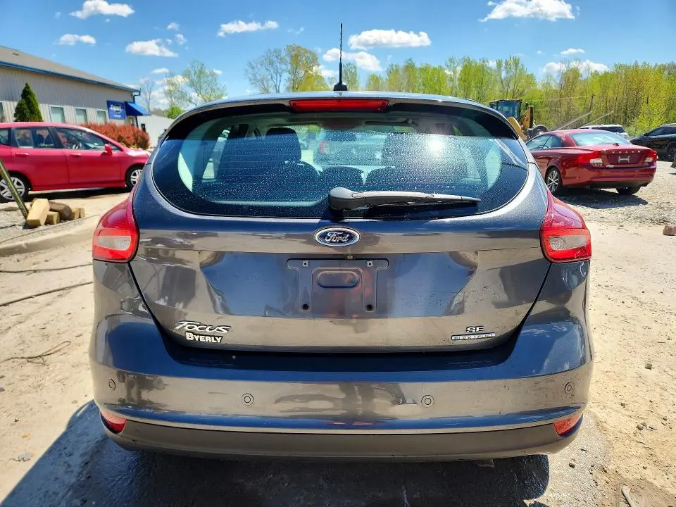 2015 FORD FOCUS SE  