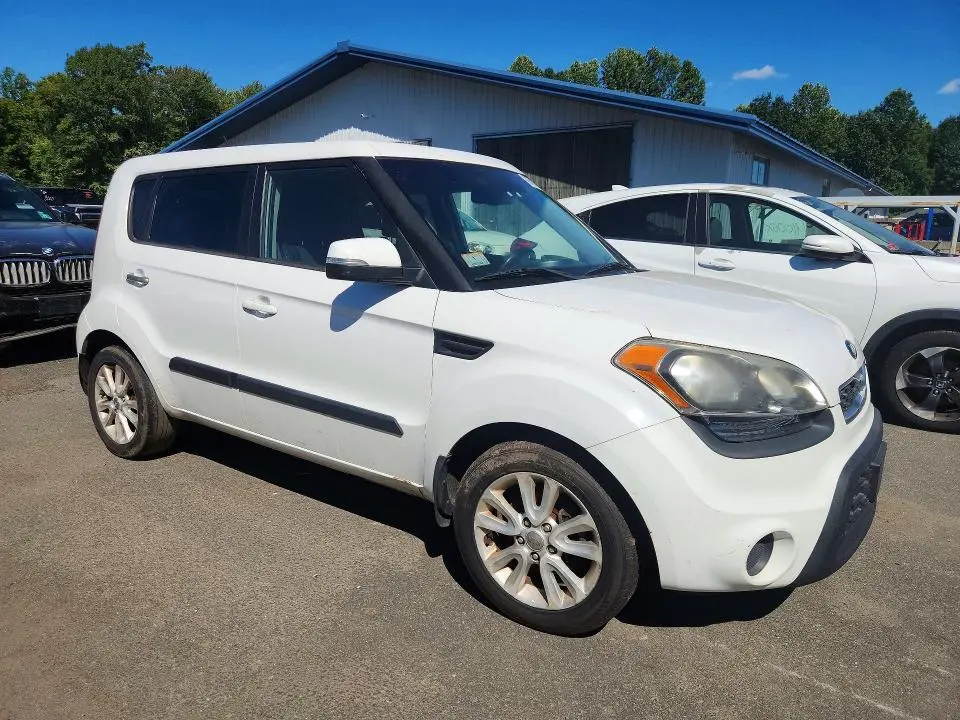 2013 KIA SOUL +  