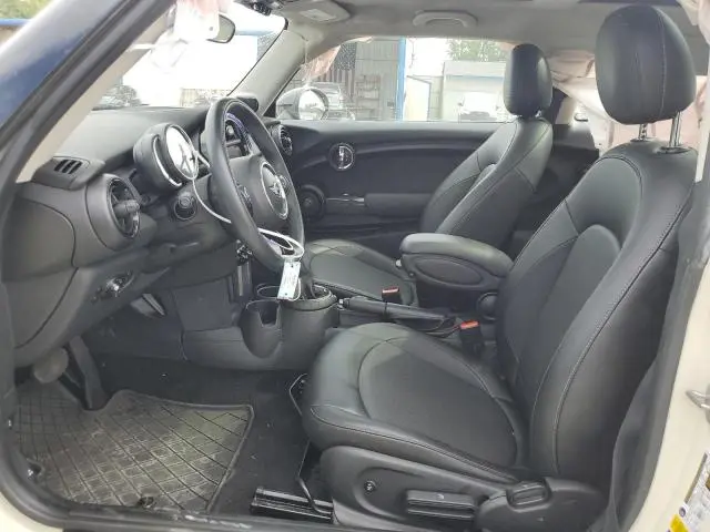 2016 MINI COOPER