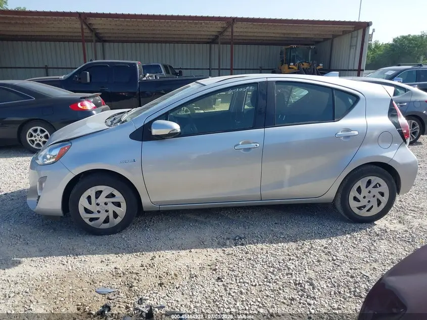 2016 TOYOTA PRIUS C TWO