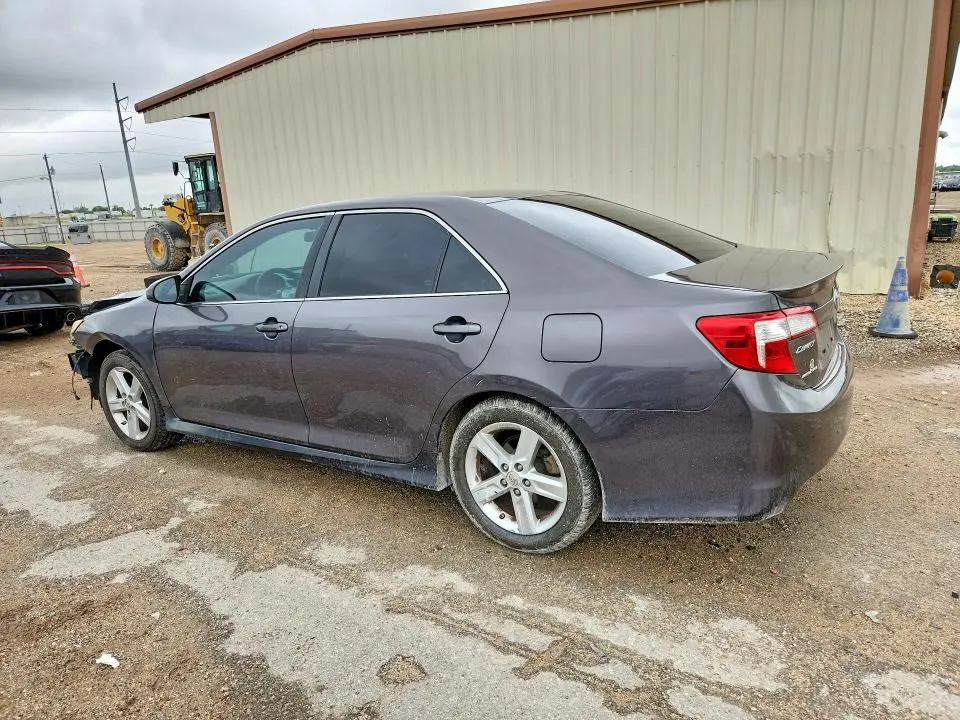 2014 TOYOTA CAMRY SE  