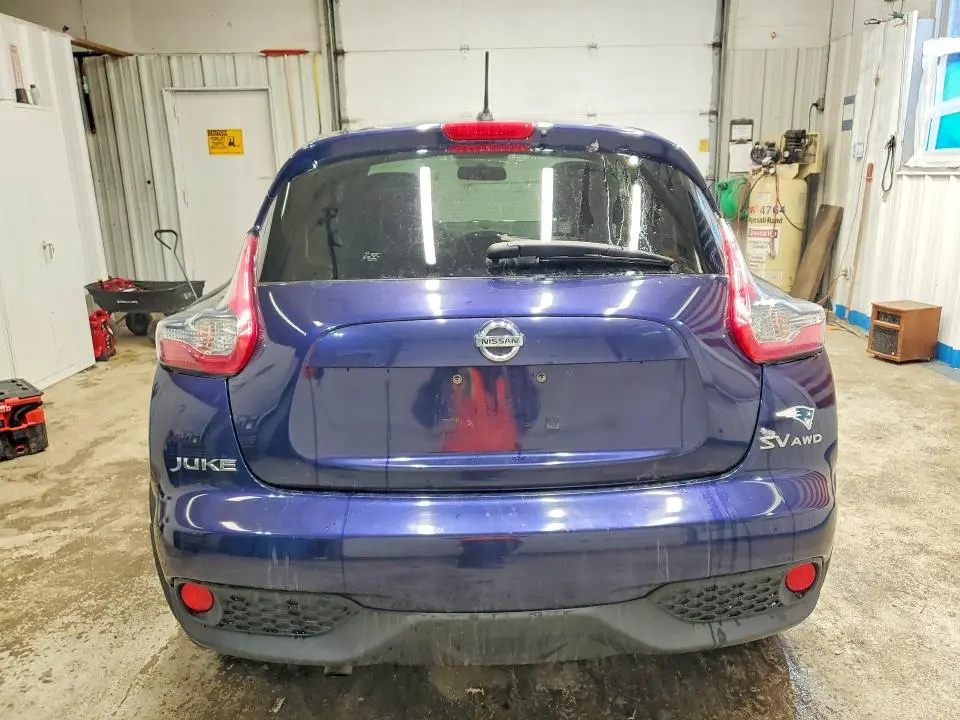 2015 NISSAN JUKE SV  