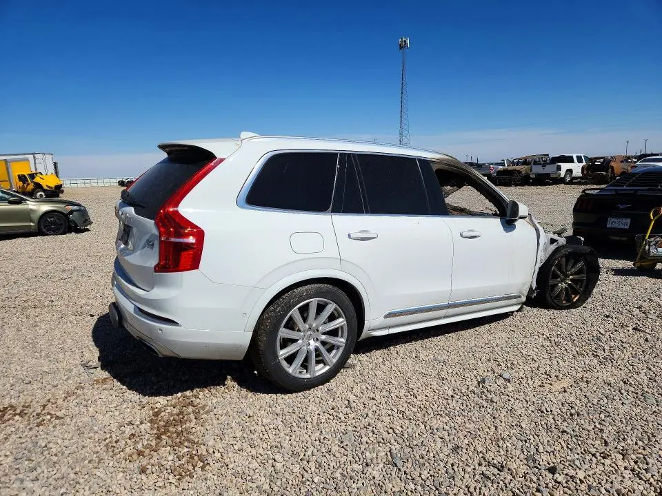 2016 VOLVO XC90 T6  