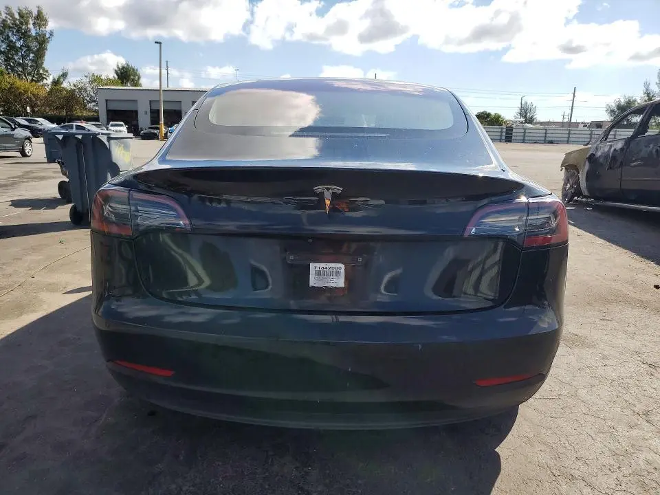 2018 TESLA MODEL 3   