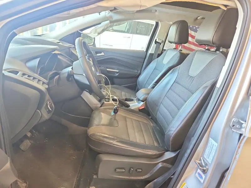 2016 FORD ESCAPE SE  