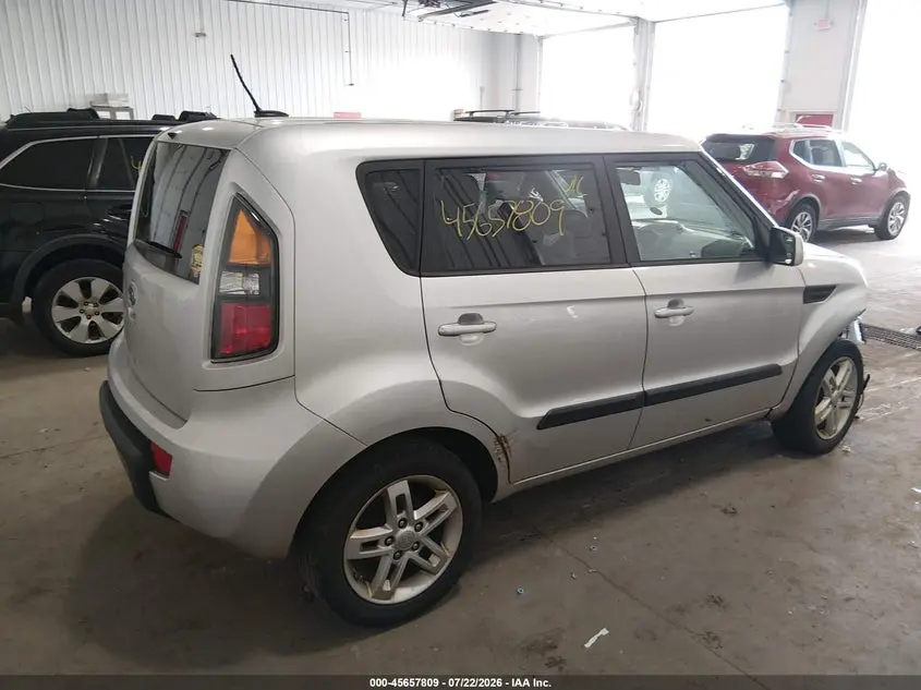 2011 KIA SOUL +