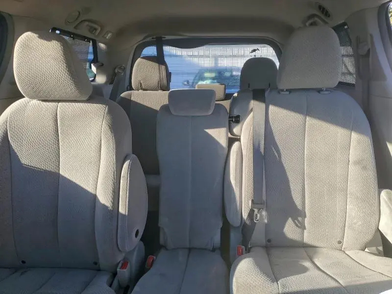 2013 TOYOTA SIENNA   