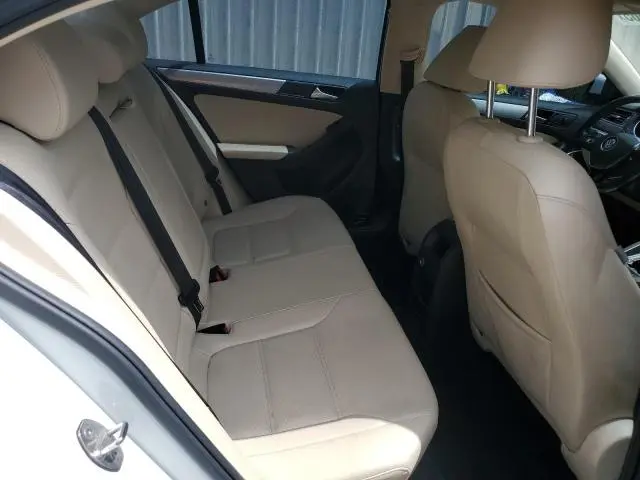 2017 VOLKSWAGEN JETTA SE  