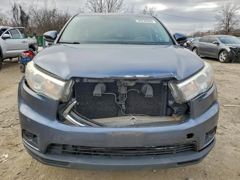 2016 TOYOTA HIGHLANDER LE  