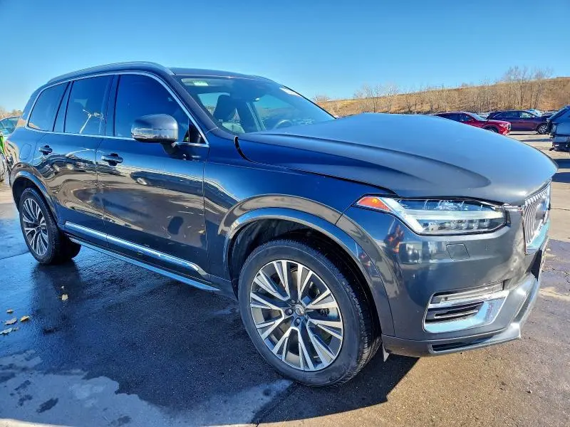 2021 VOLVO XC90 T8 RECHARGE MOMENTUM  