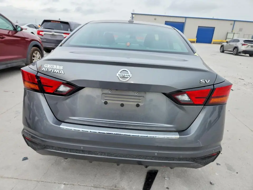 2022 NISSAN ALTIMA SV  
