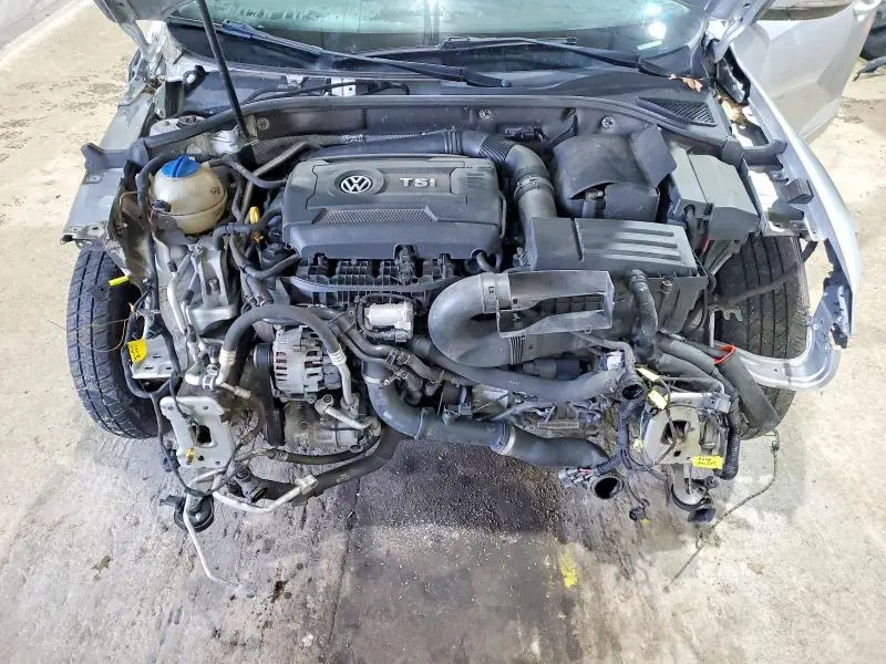 2016 VOLKSWAGEN PASSAT SE  