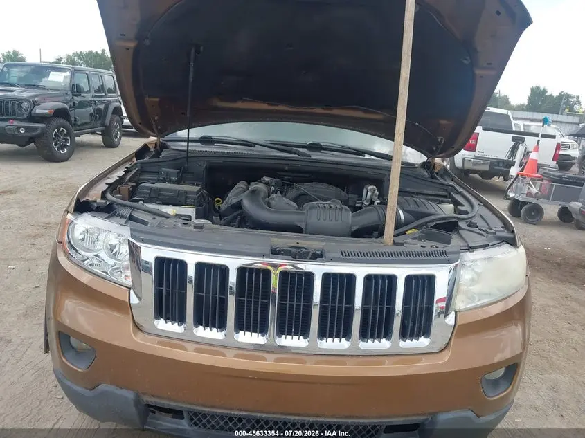 2011 JEEP GRAND CHEROKEE LAREDO