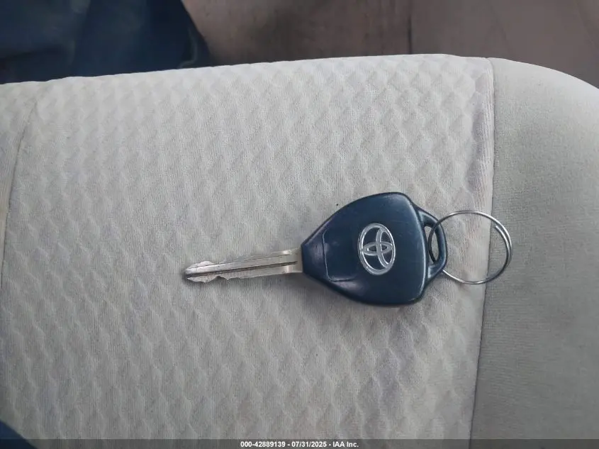 2010 TOYOTA CAMRY LE