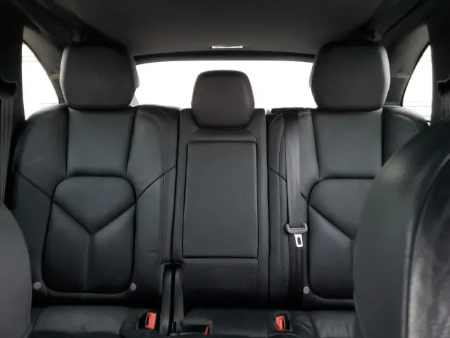 2016 PORSCHE CAYENNE   