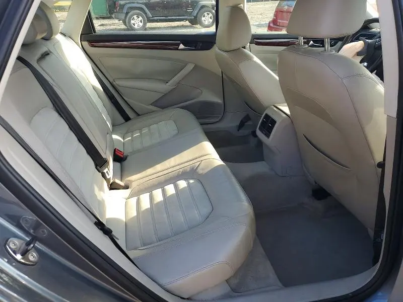 2013 VOLKSWAGEN PASSAT SEL  