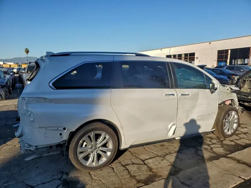 2023 TOYOTA SIENNA LIMITED  