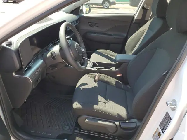 2025 HYUNDAI KONA SE  