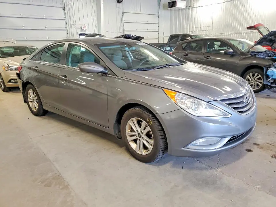 2013 HYUNDAI SONATA GLS  