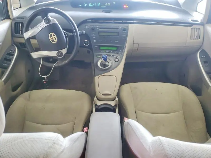 2010 TOYOTA PRIUS III  