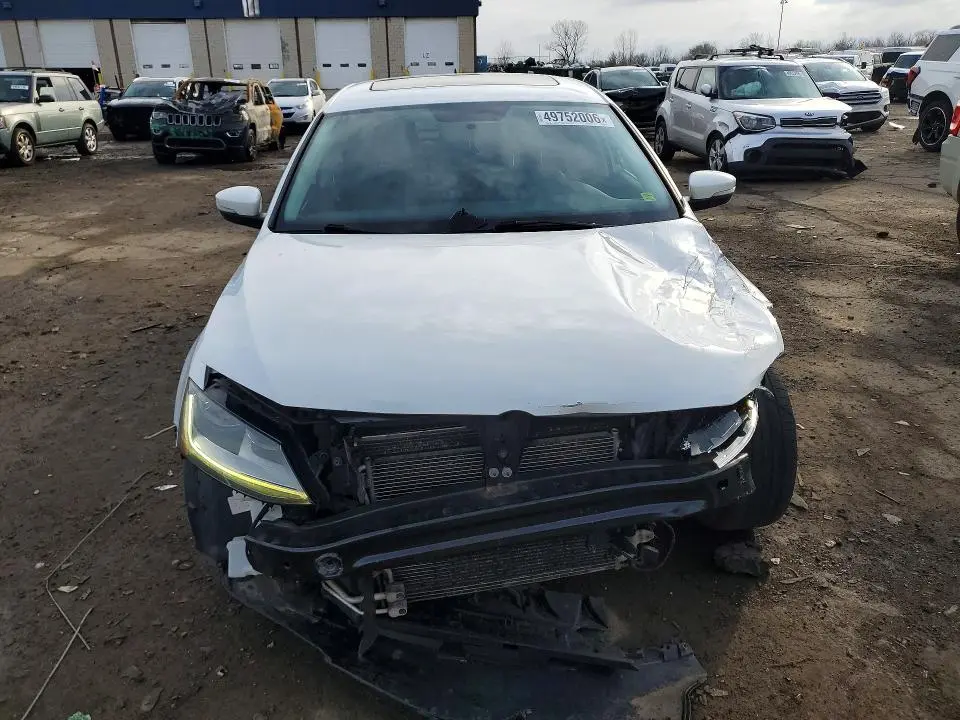 2017 VOLKSWAGEN JETTA SE  