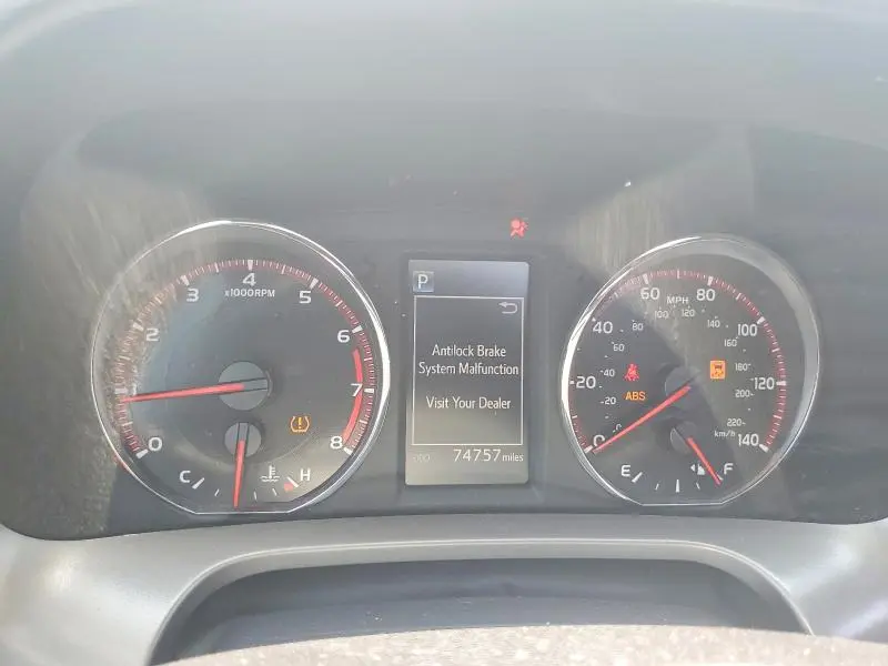 2016 TOYOTA RAV4 SE  