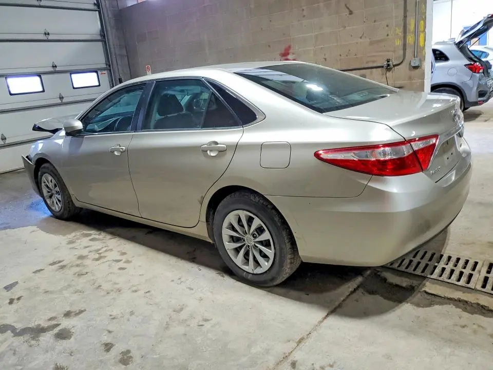 2016 TOYOTA CAMRY LE  