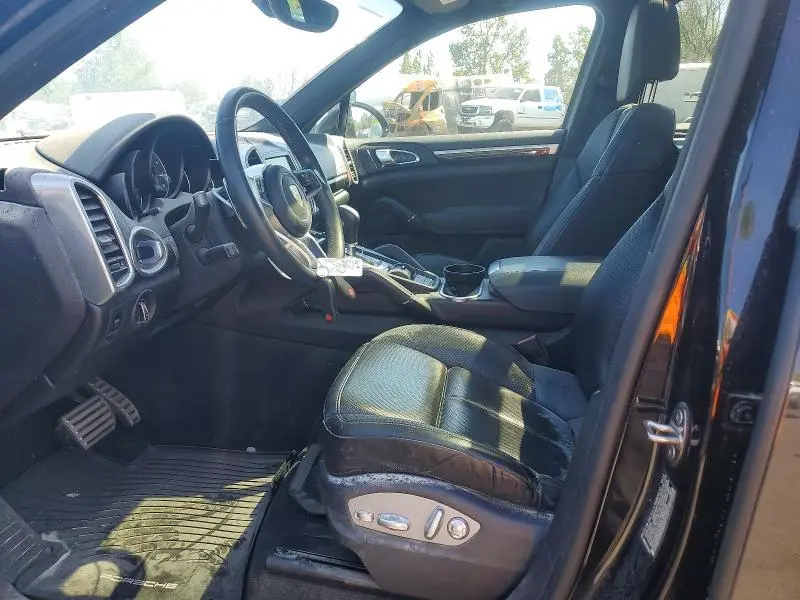 2016 PORSCHE CAYENNE S  