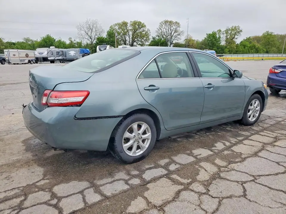 2011 TOYOTA CAMRY LE  