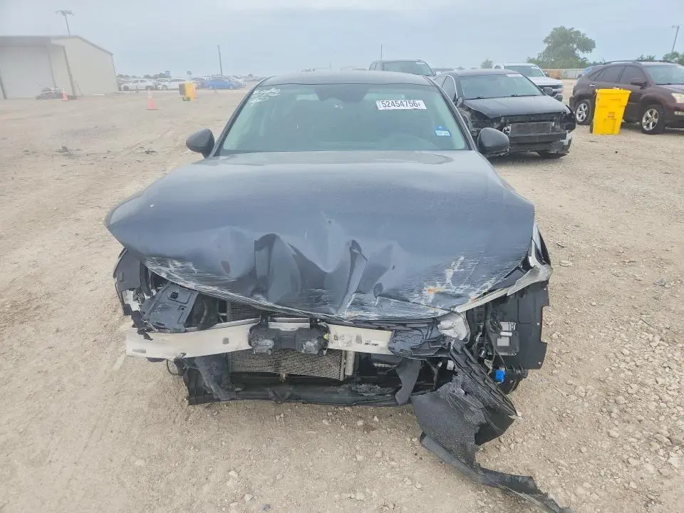 2022 KIA K5 LXS  