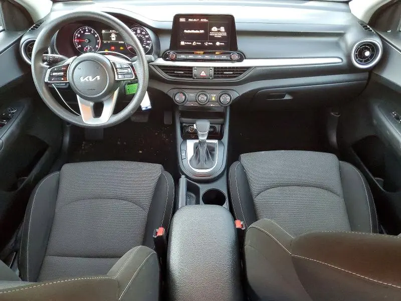 2023 KIA FORTE LX  