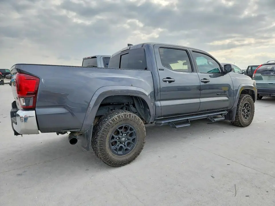 2022 TOYOTA TACOMA SR5 V6  