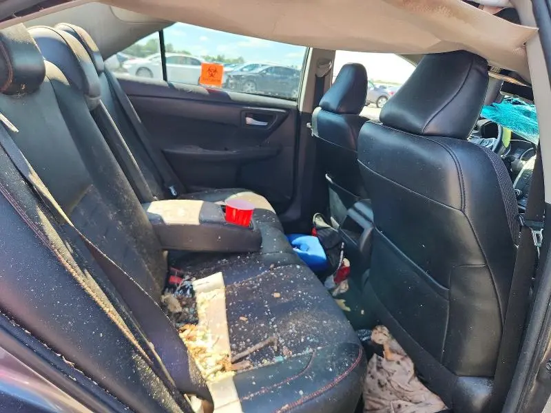 2017 TOYOTA CAMRY SE  