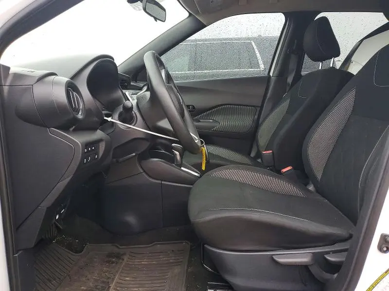 2020 NISSAN KICKS S  