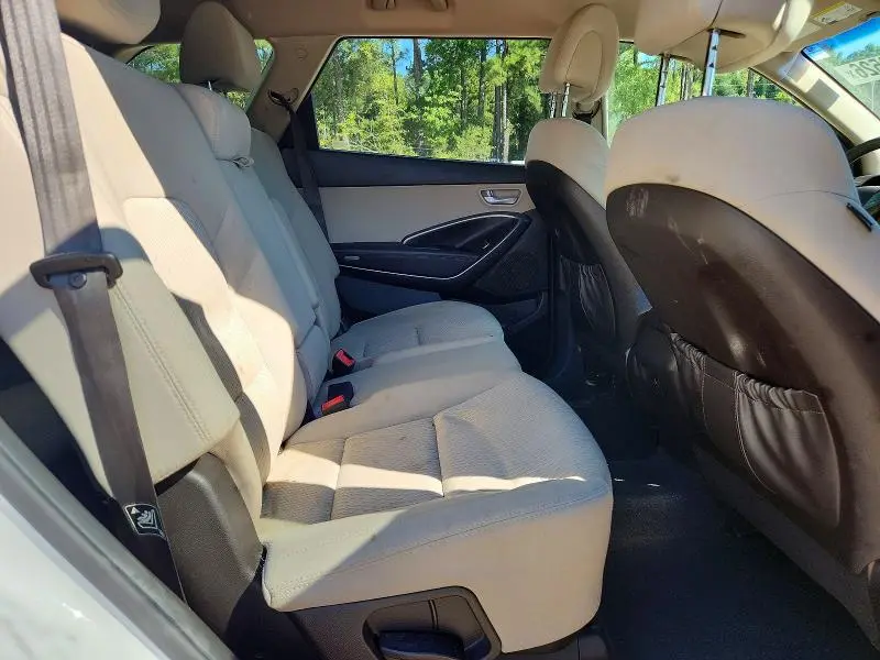 2017 HYUNDAI SANTA FE SE  