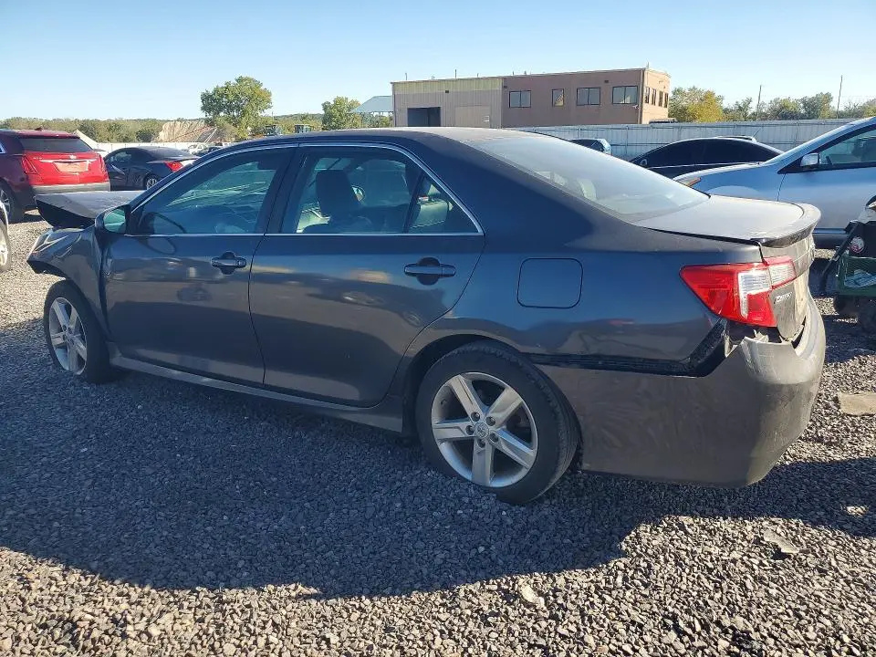 2012 TOYOTA CAMRY SE  