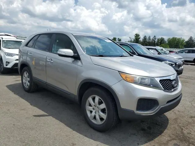 2013 KIA SORENTO LX  