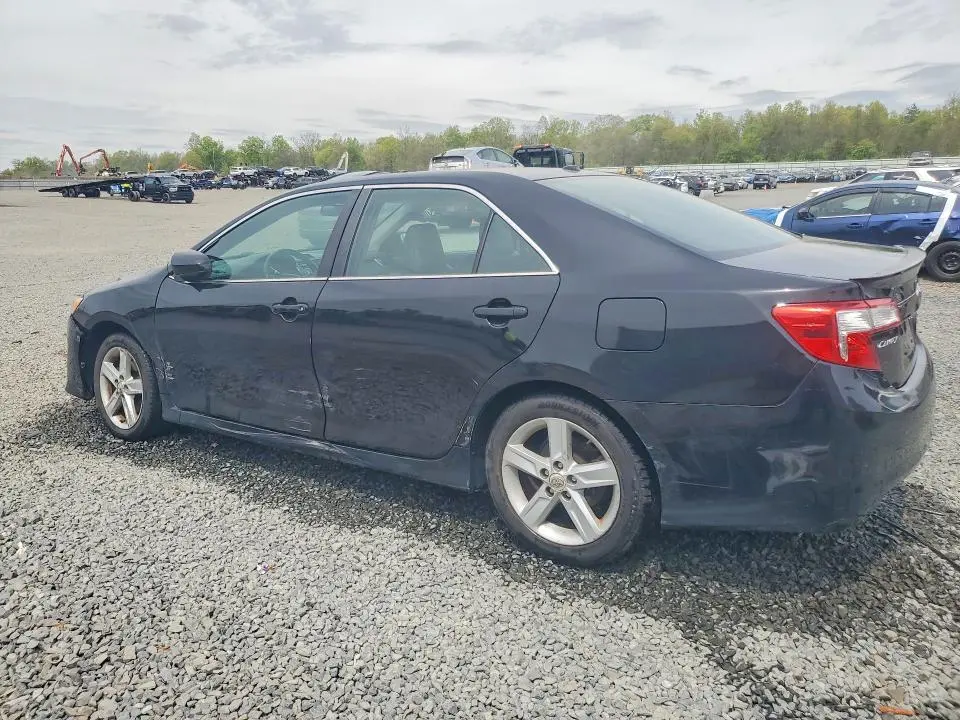 2012 TOYOTA CAMRY SE  