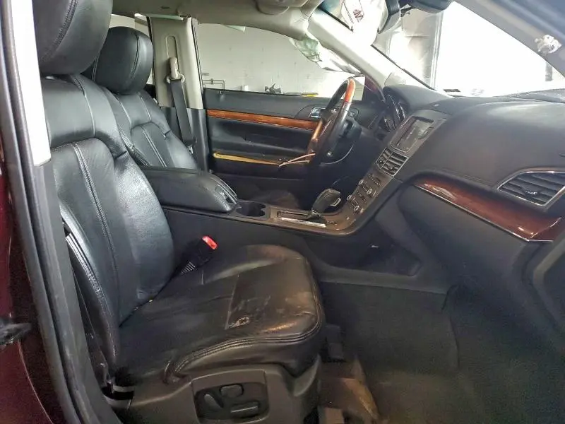 2011 LINCOLN MKT   