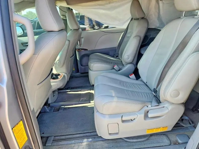 2013 TOYOTA SIENNA XLE 7-PASSENGER  