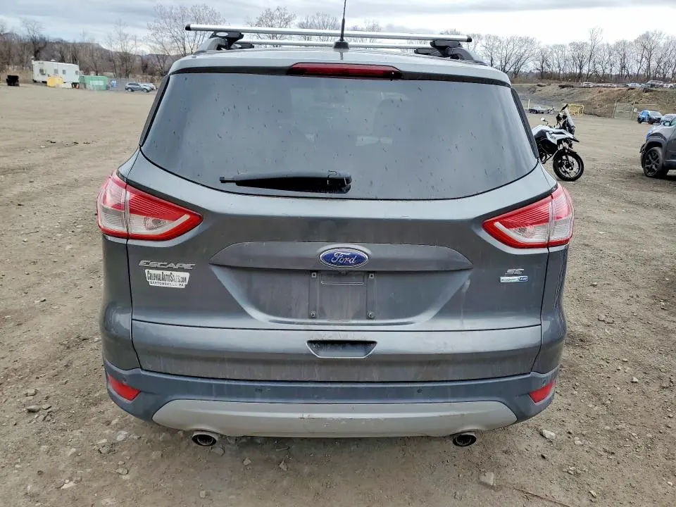 2016 FORD ESCAPE SE  