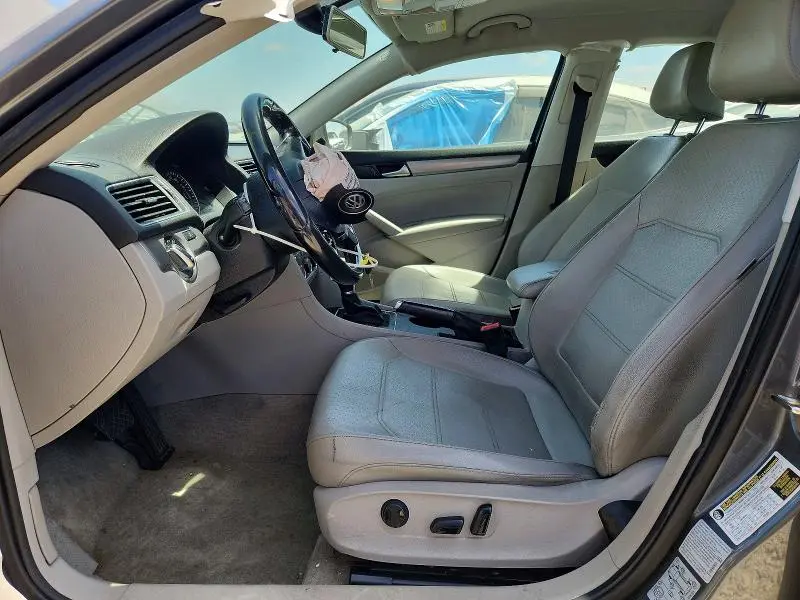 2015 VOLKSWAGEN PASSAT S  