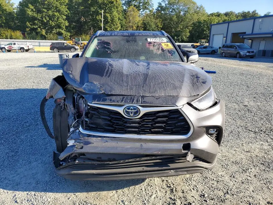 2021 TOYOTA HIGHLANDER HYBRID XLE  