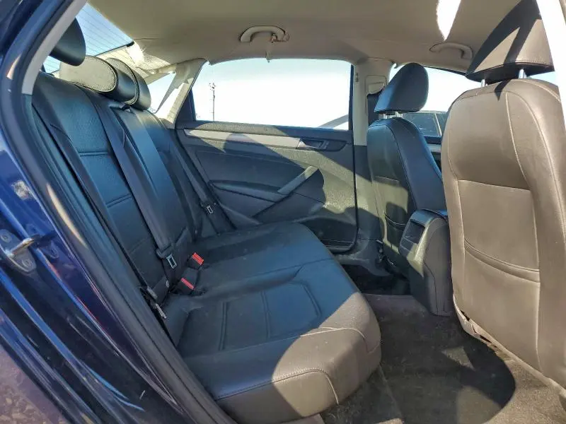 2015 VOLKSWAGEN PASSAT S  