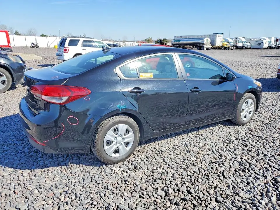 2017 KIA FORTE LX  