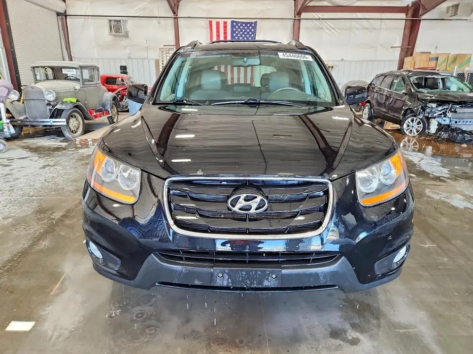 2011 HYUNDAI SANTA FE SE  