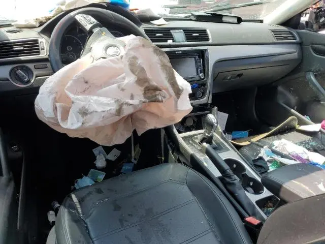 2014 VOLKSWAGEN PASSAT SE  