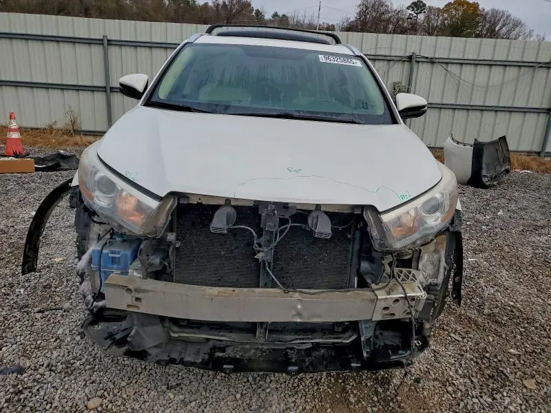 2016 TOYOTA HIGHLANDER XLE  