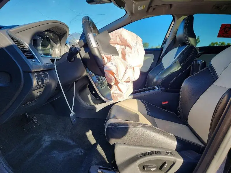 2017 VOLVO XC60 T6 DYNAMIC  